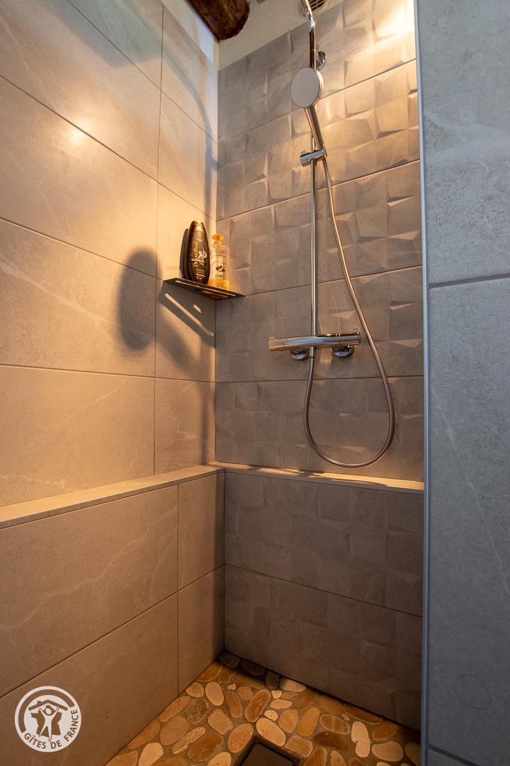 Salle de bain chambre Boogy 01